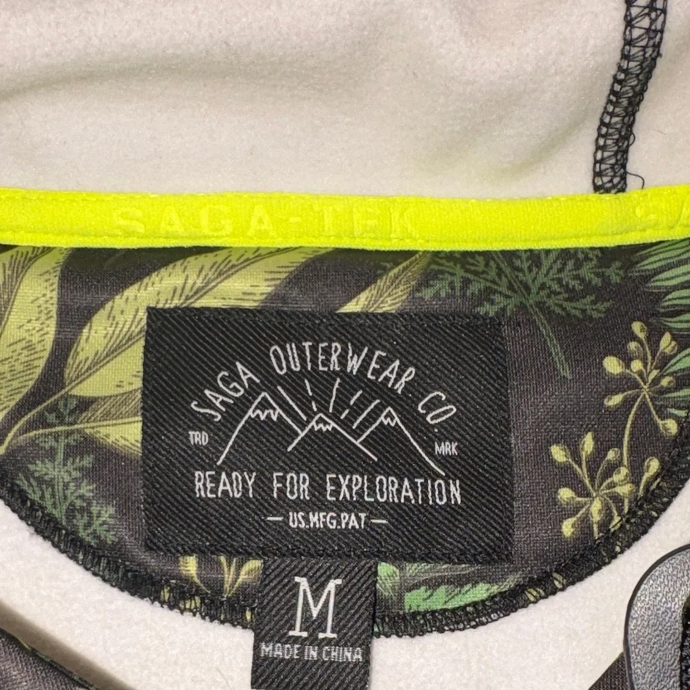 Saga Outerwear Co. Green Leaf Print Hoodie. Medium. Great condition.